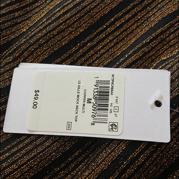 NWT Guess mock neck top - Picture 3 of 8